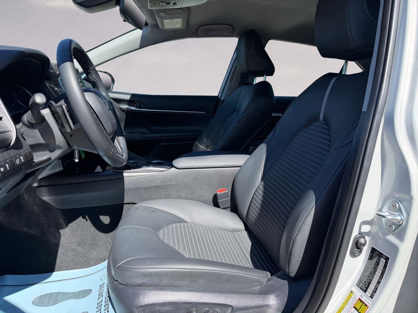 Used 2023 Toyota Camry SE image 9