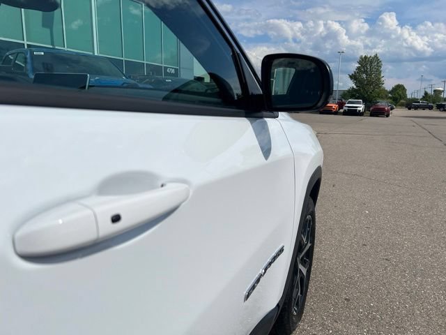 Certified 2025 Jeep Compass Limited AWD/4WD image 23
