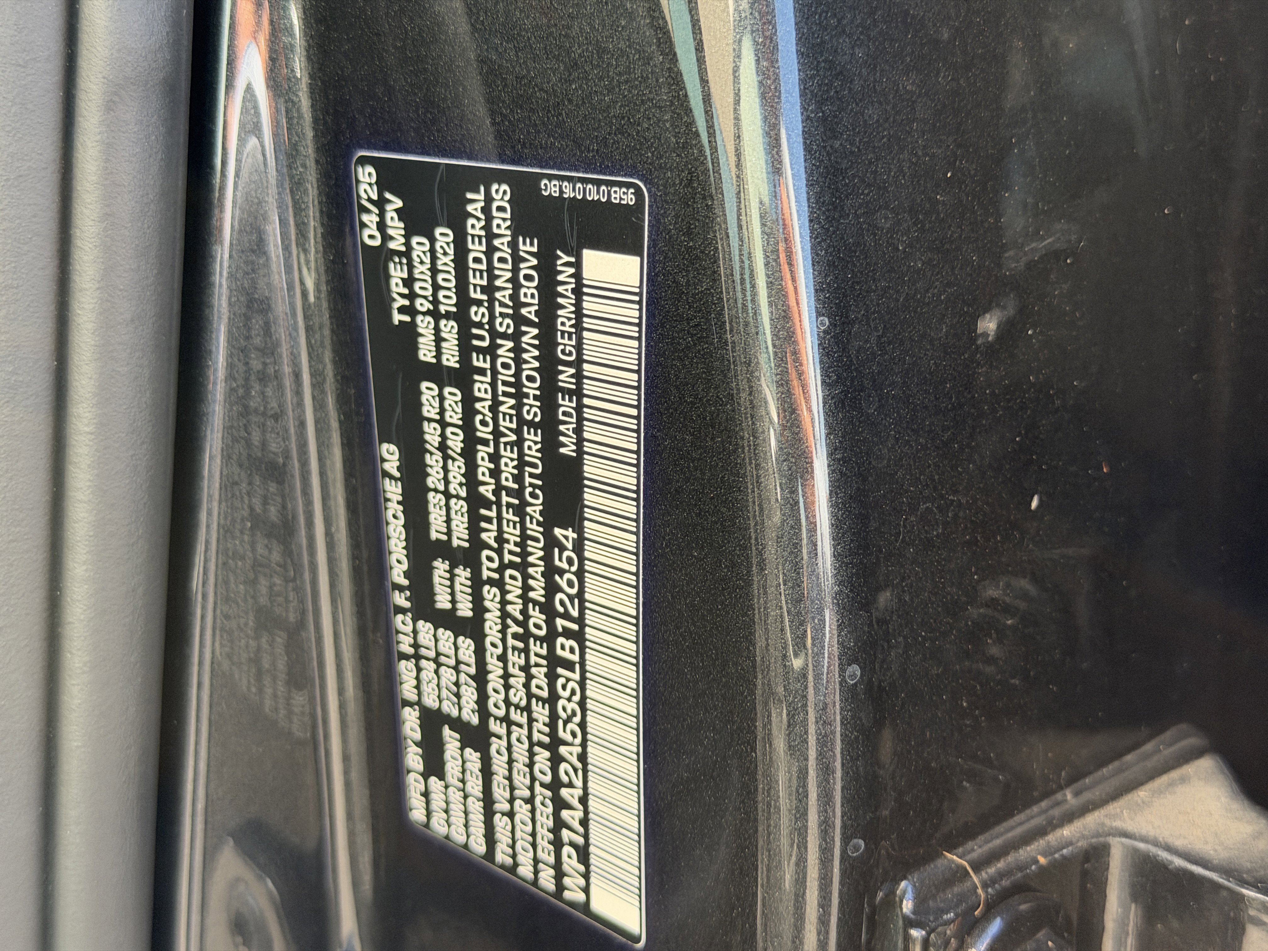 New 2025 Porsche Macan image 32