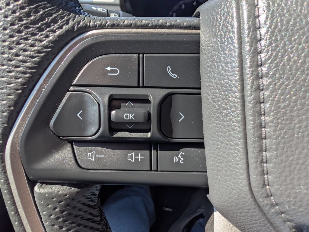 Used 2025 Toyota Tacoma TRD Sport AWD/4WD image 25