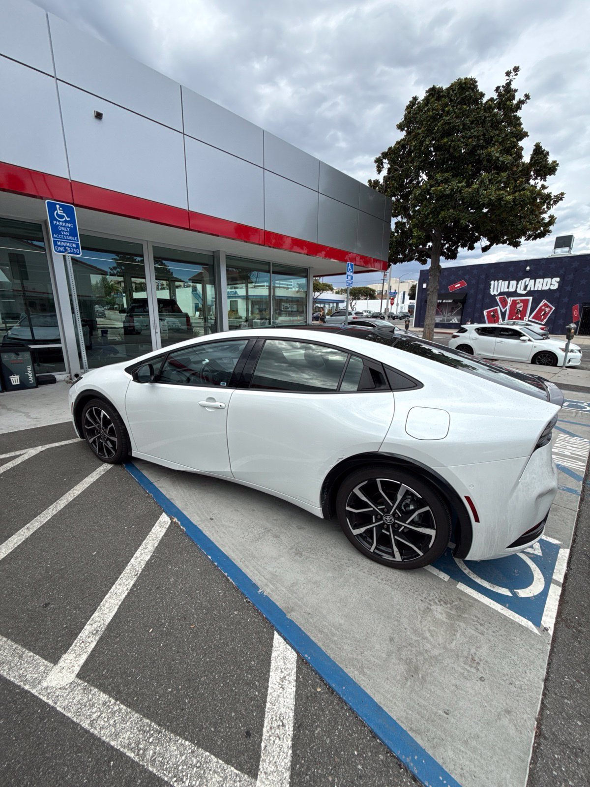 Used 2024 Toyota Prius Prime Premium w/ Advanced Technology Package FWD image 5