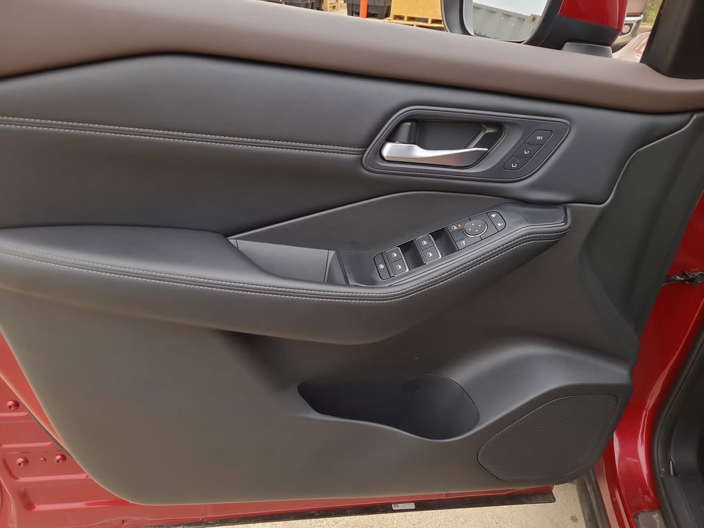 Certified 2023 Nissan Rogue SL w/ SL Premium Package FWD image 18