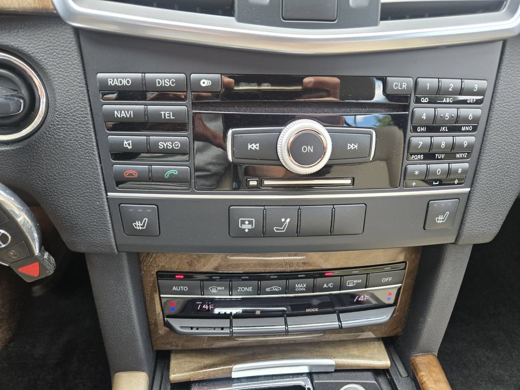 Used 2011 Mercedes-Benz E 350 4MATIC Sedan image 13