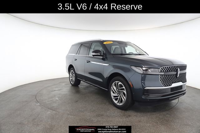 Used 2025 Lincoln Navigator Reserve image 27