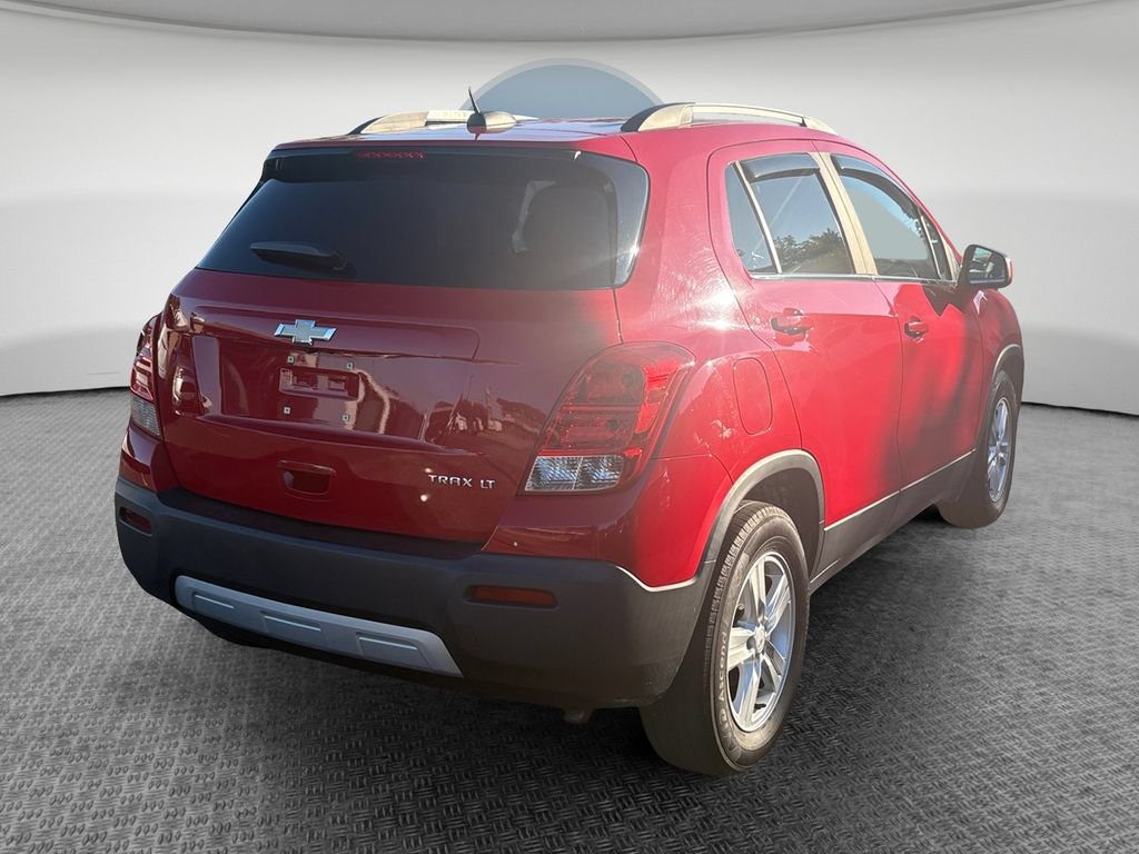 Used 2016 Chevrolet Trax LT w/ LPO, Cargo Package FWD image 3