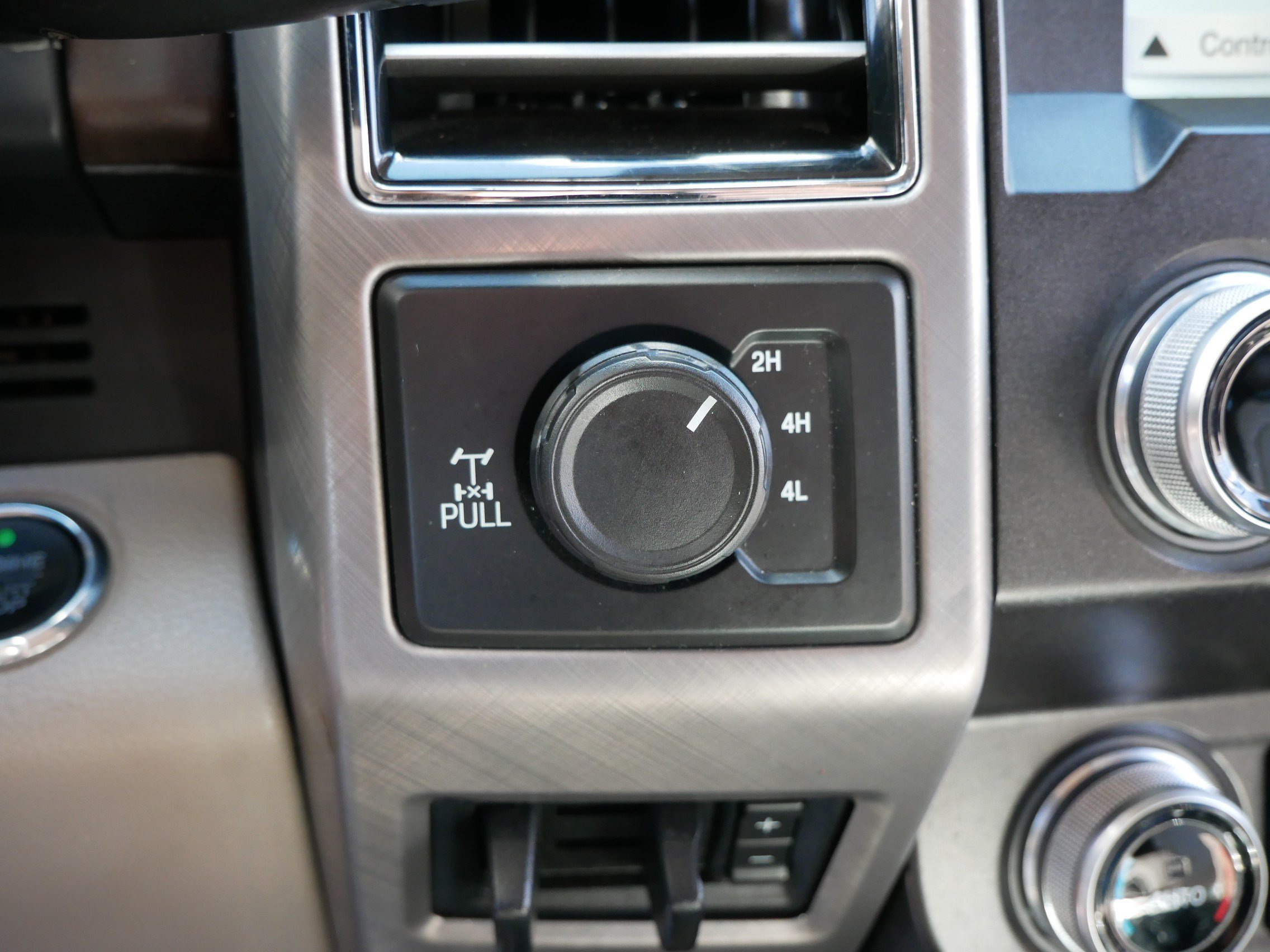 Used 2019 Ford F350 Limited w/ FX4 Off-Road Package AWD/4WD image 30