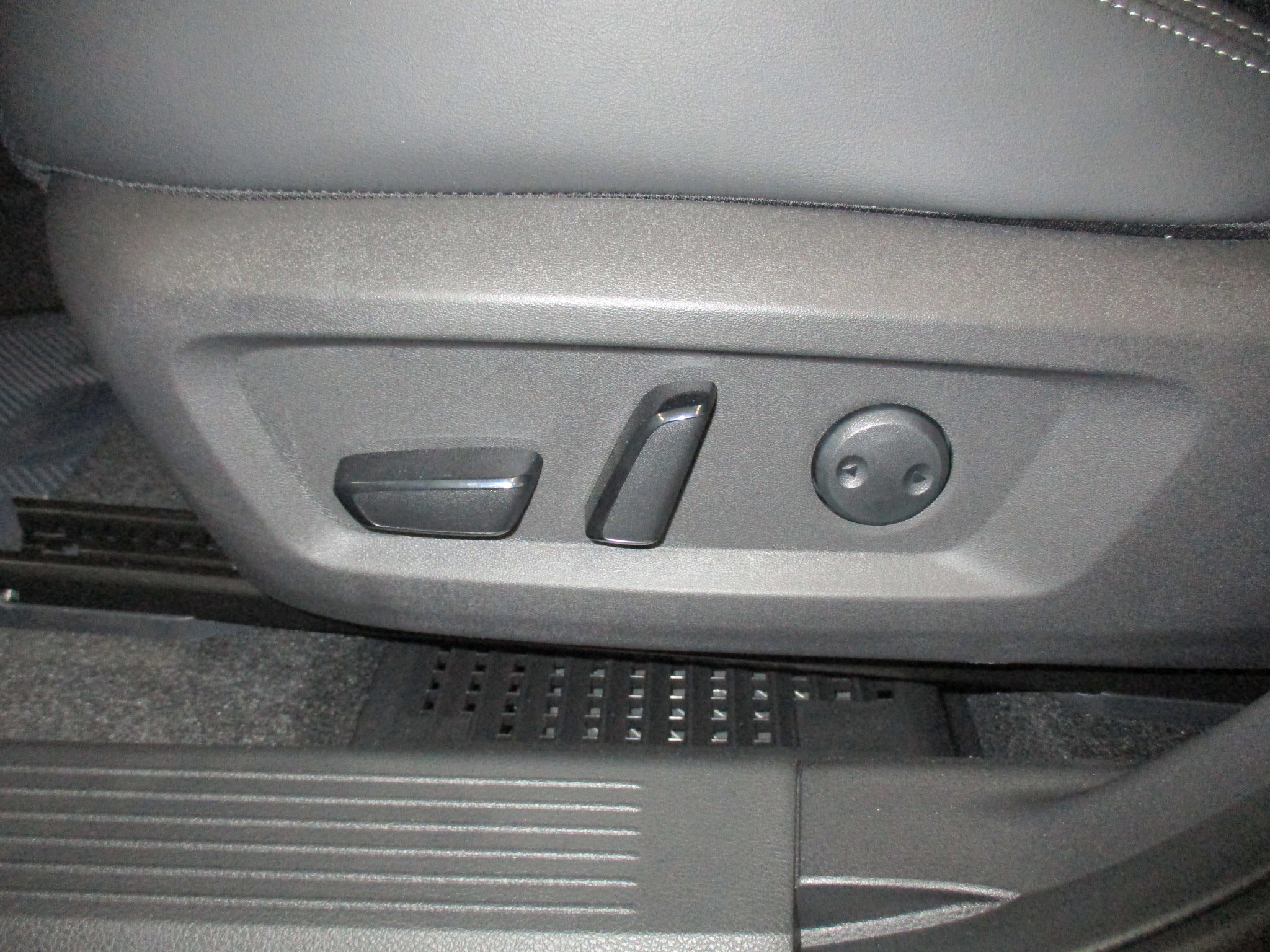 New 2026 Nissan Rogue Platinum w/ Platinum Premium Package image 18