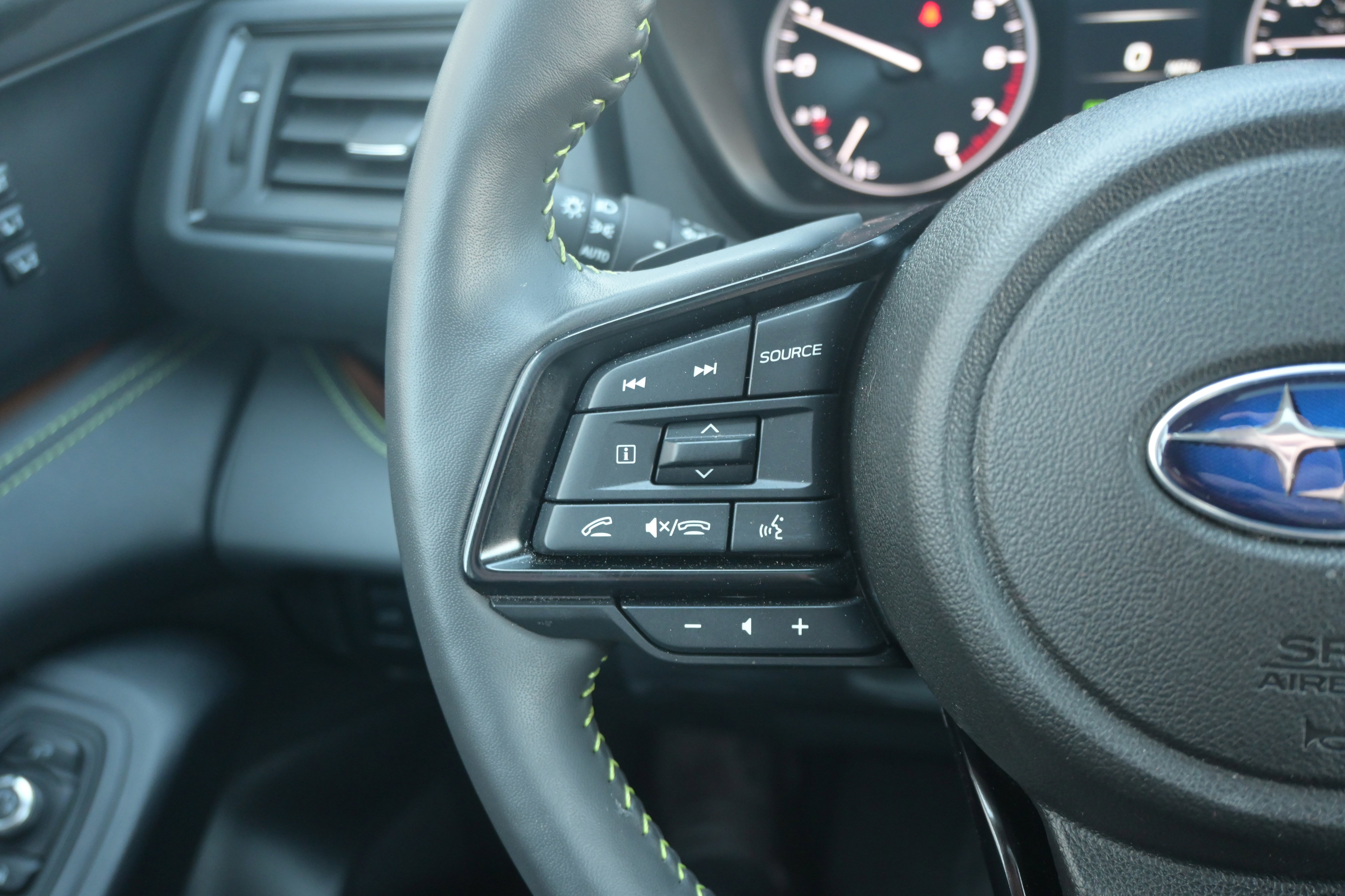 Used 2025 Subaru Ascent Bronze Edition image 18