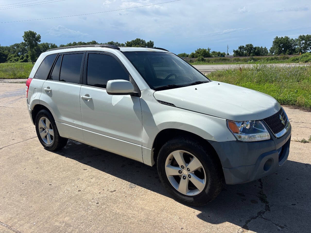 Used 2010 Suzuki Grand Vitara Limited RWD image 7