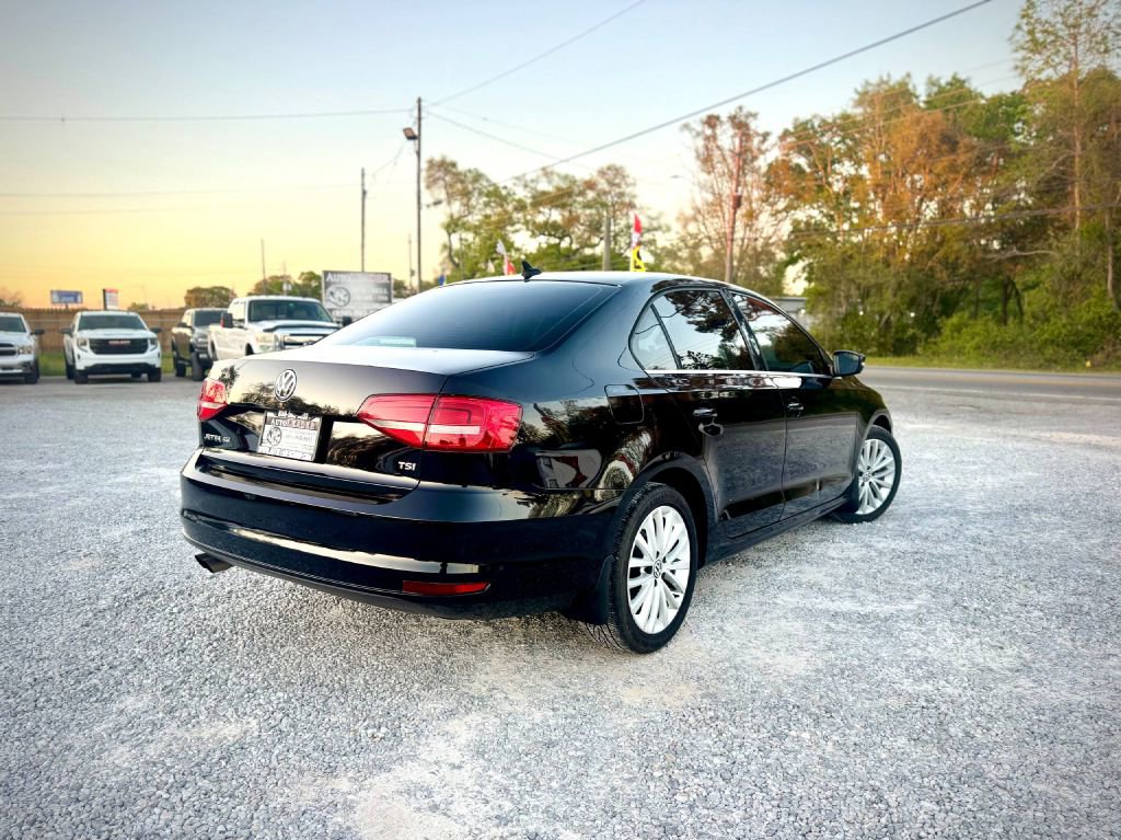 Used 2015 Volkswagen Jetta SE FWD image 4