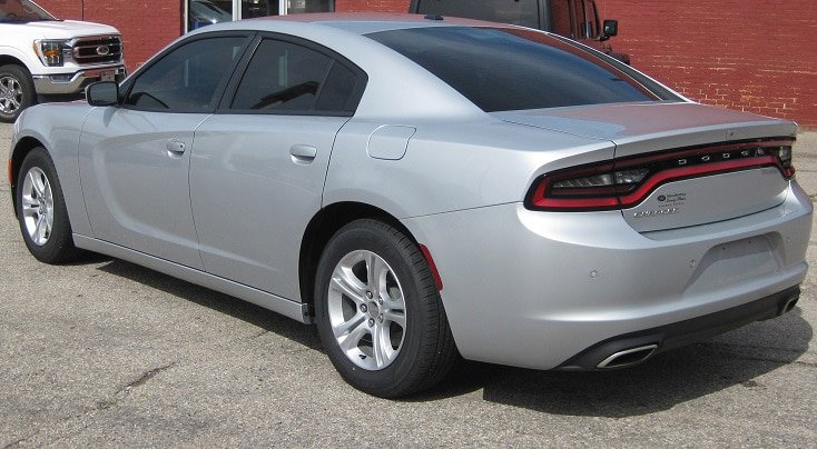 Used 2020 Dodge Charger SXT RWD image 1