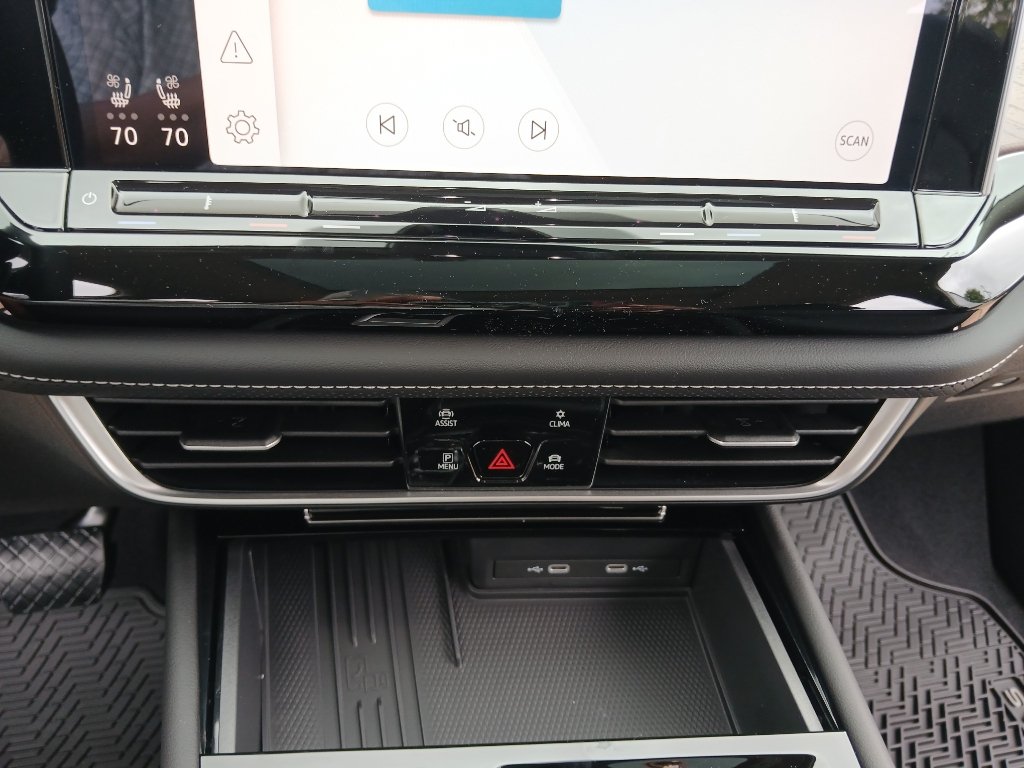 New 2026 Volkswagen Atlas SE FWD image 16