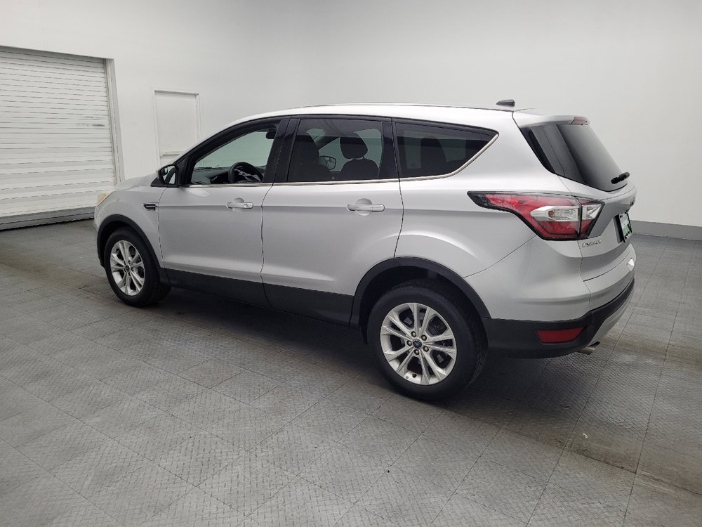 Used 2017 Ford Escape SE image 3