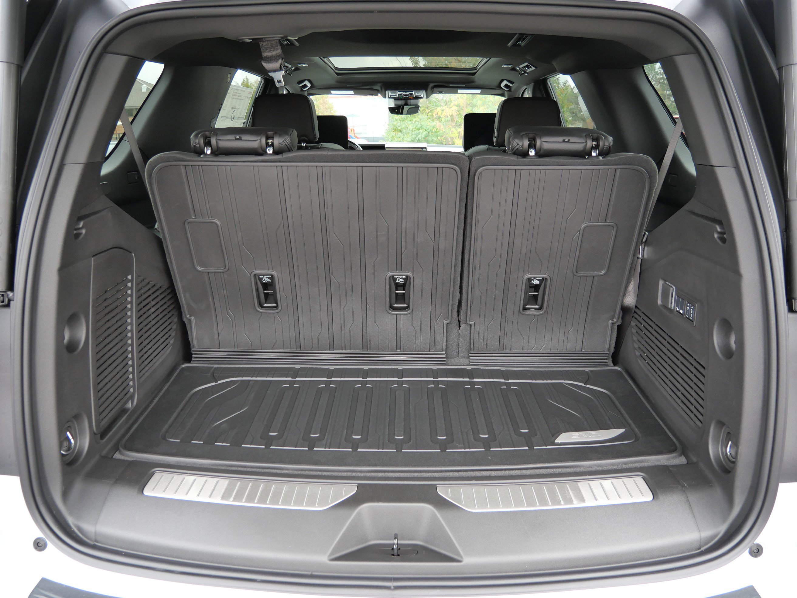 New 2026 GMC Yukon Denali w/ Denali Reserve Package image 5