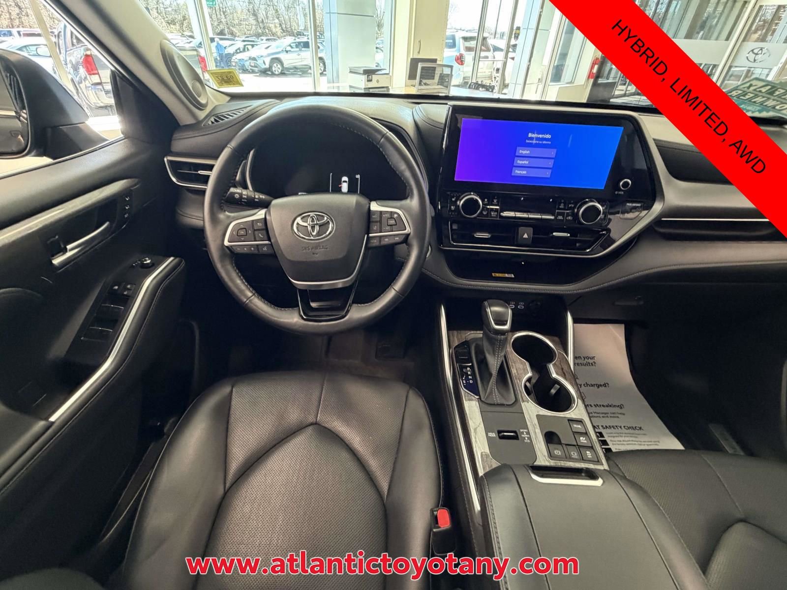 Used 2024 Toyota Highlander Limited image 13