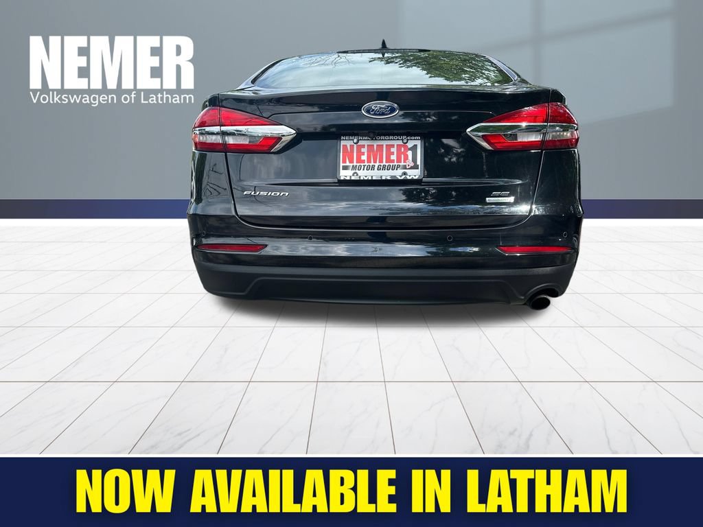 Used 2020 Ford Fusion SE FWD image 3