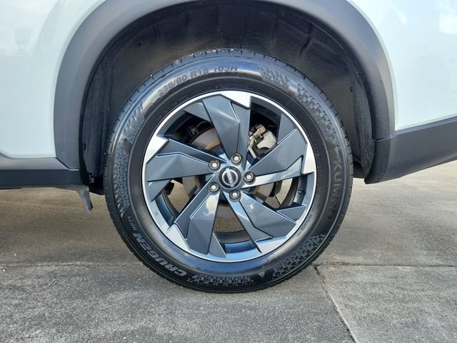 Used 2024 Nissan Rogue SV AWD/4WD image 8