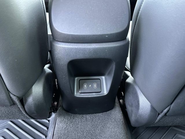 Used 2025 Hyundai Elantra Limited image 16