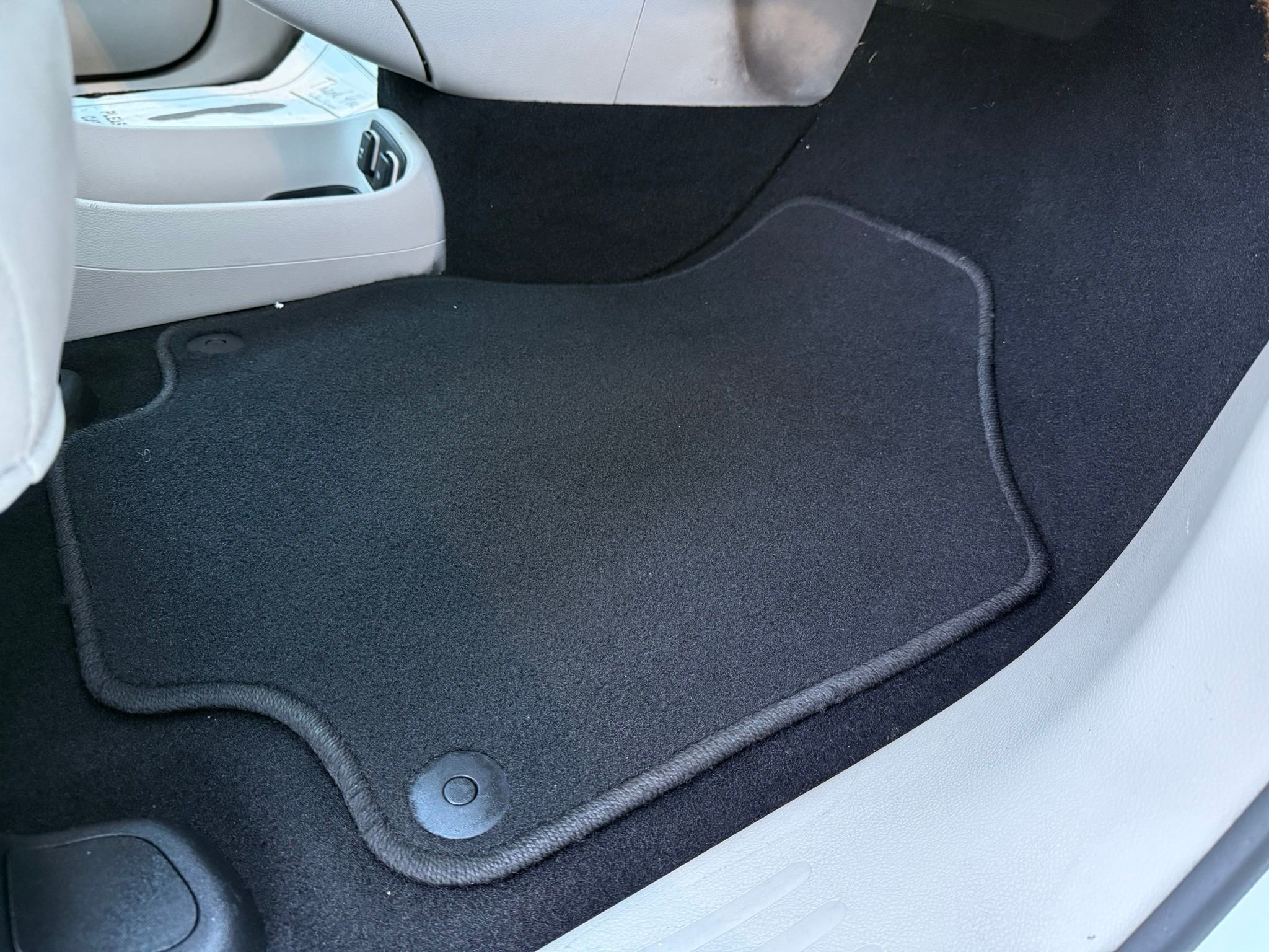 Used 2020 Chrysler Pacifica Limited image 16