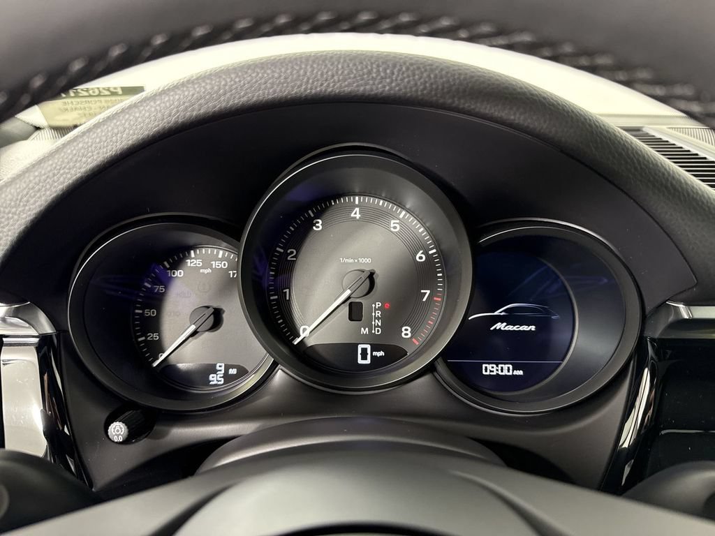 New 2026 Porsche Macan AWD/4WD image 36