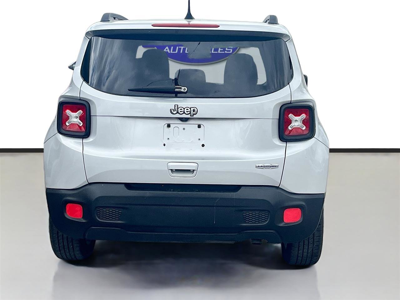 Used 2018 Jeep Renegade Latitude image 6