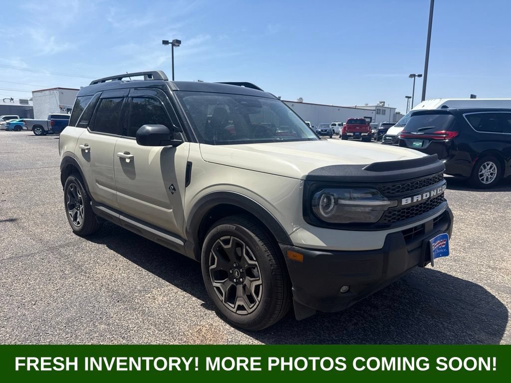 Used 2025 Ford Bronco Sport Outer Banks AWD/4WD image 1