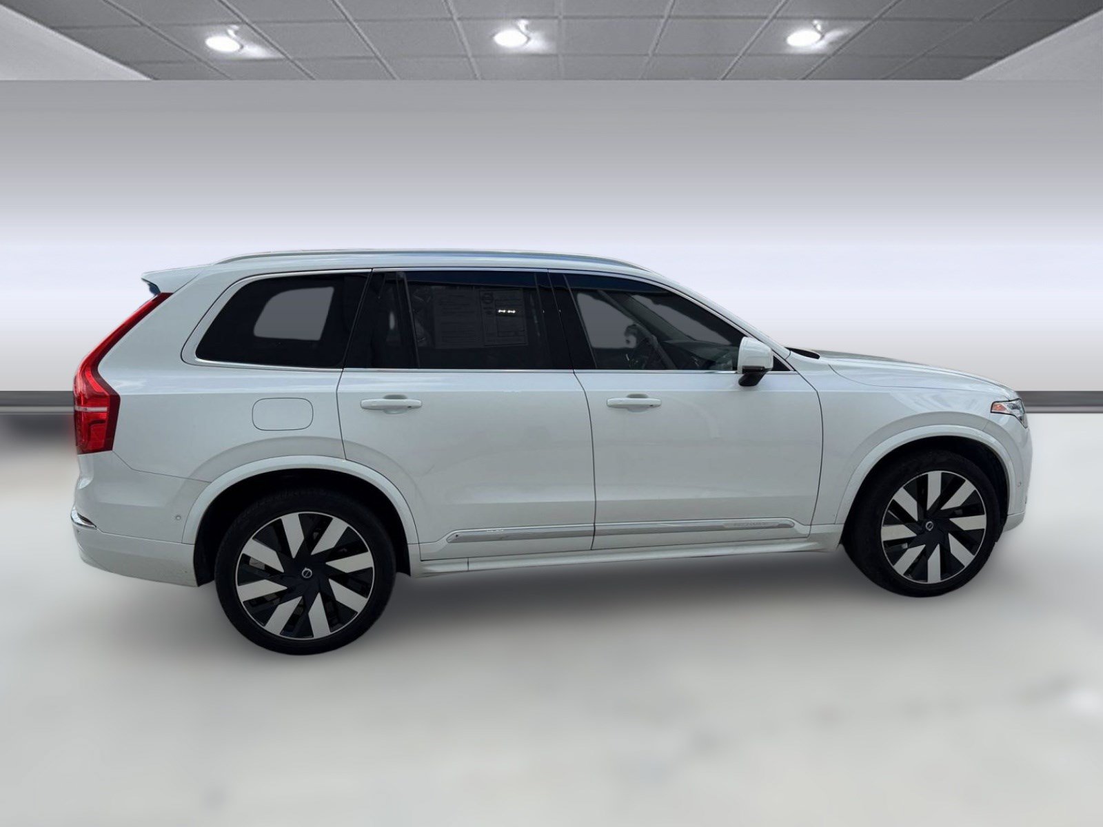 Used 2024 Volvo XC90 T8 Plus w/ Protection Package Premier AWD/4WD image 8