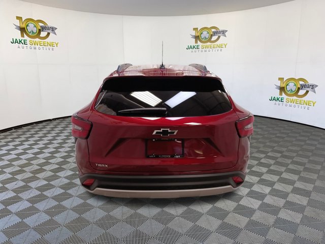 Used 2025 Chevrolet Trax LT w/ Driver Confidence Package image 9