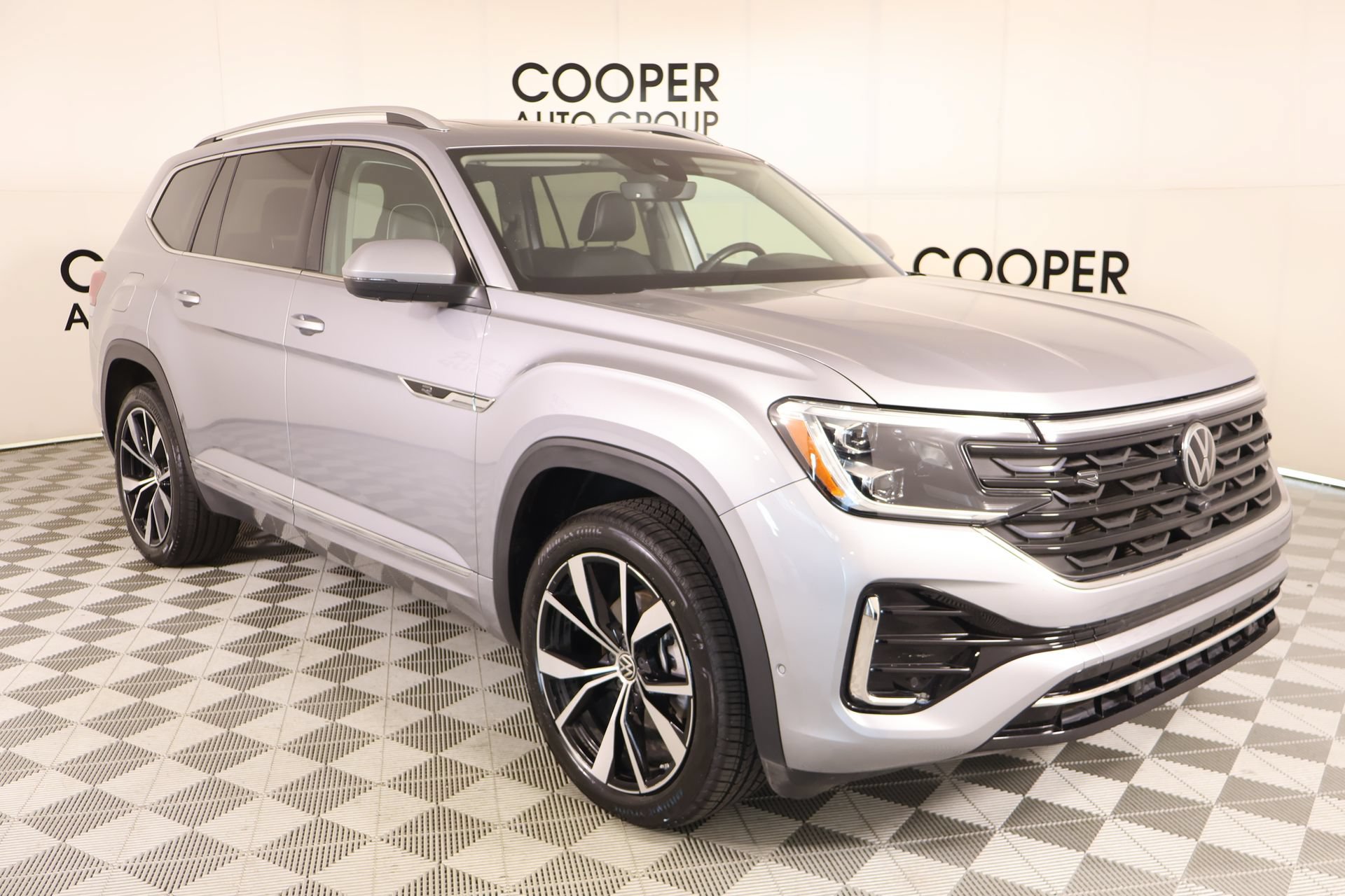 Used 2024 Volkswagen Atlas SEL Premium R-Line