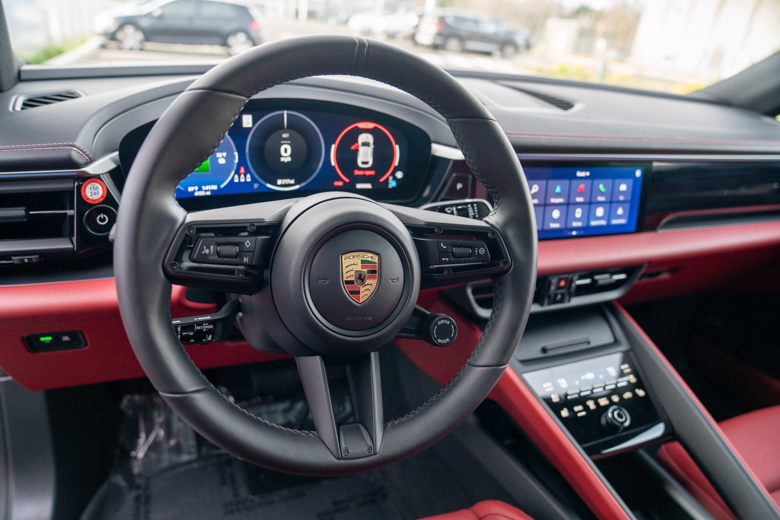 Certified 2025 Porsche Macan Electric image 14
