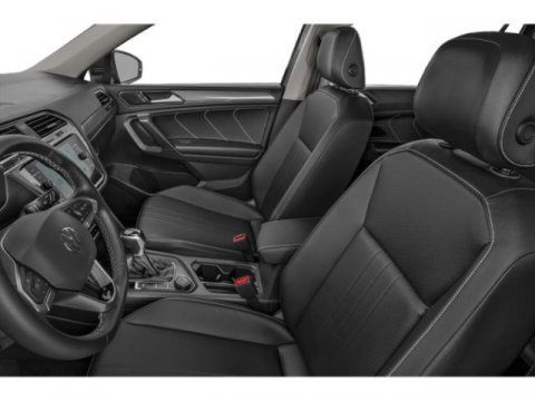 Used 2023 Volkswagen Tiguan SE w/ Panoramic Sunroof Package AWD/4WD image 9