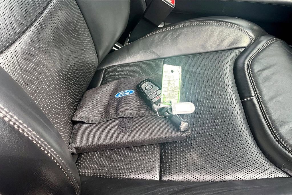 Used 2020 Ford Explorer Platinum w/ Premium Technology Package image 11