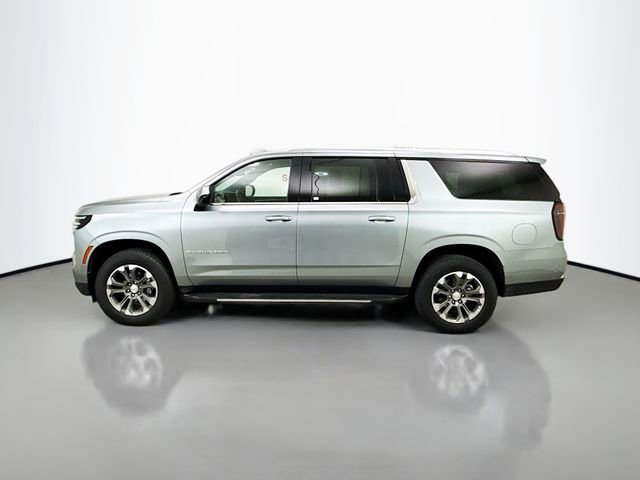 Used 2025 Chevrolet Suburban LT RWD image 6