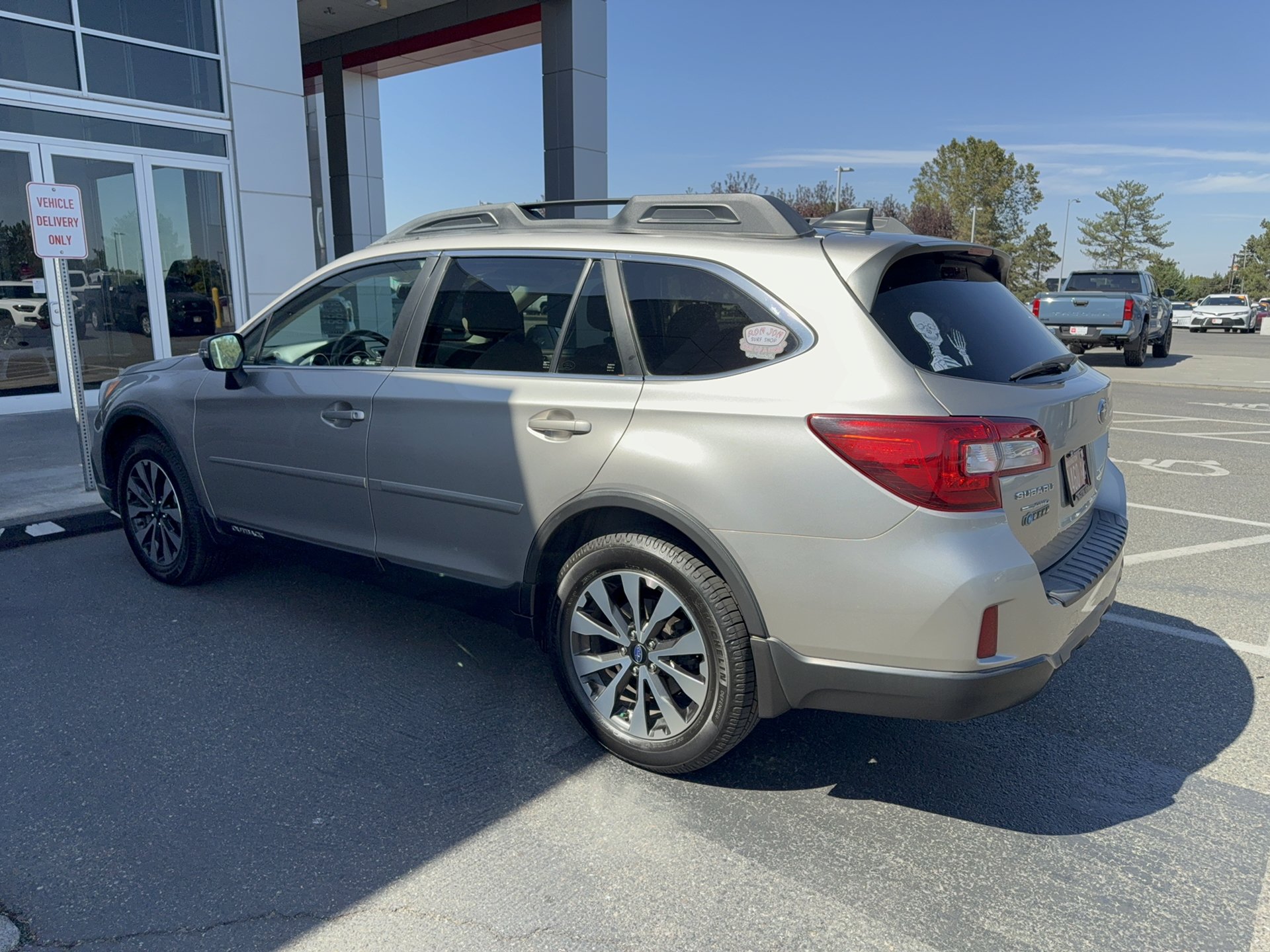 Used 2016 Subaru Outback 2.5i Limited AWD/4WD image 9