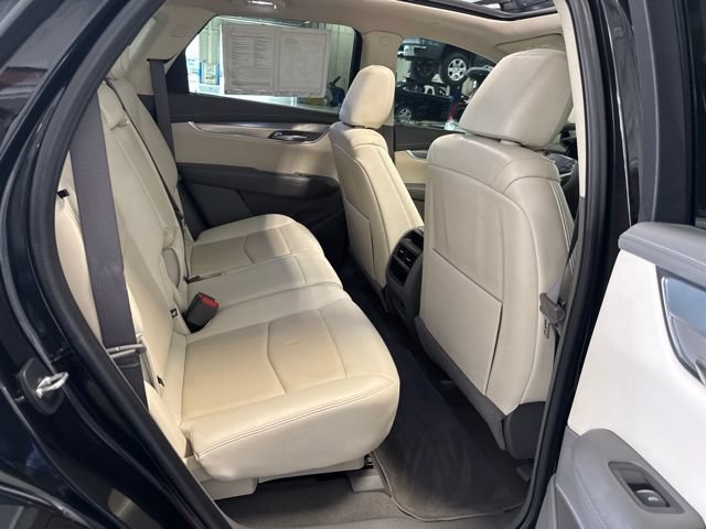 Used 2021 Cadillac XT5 Premium Luxury FWD image 16
