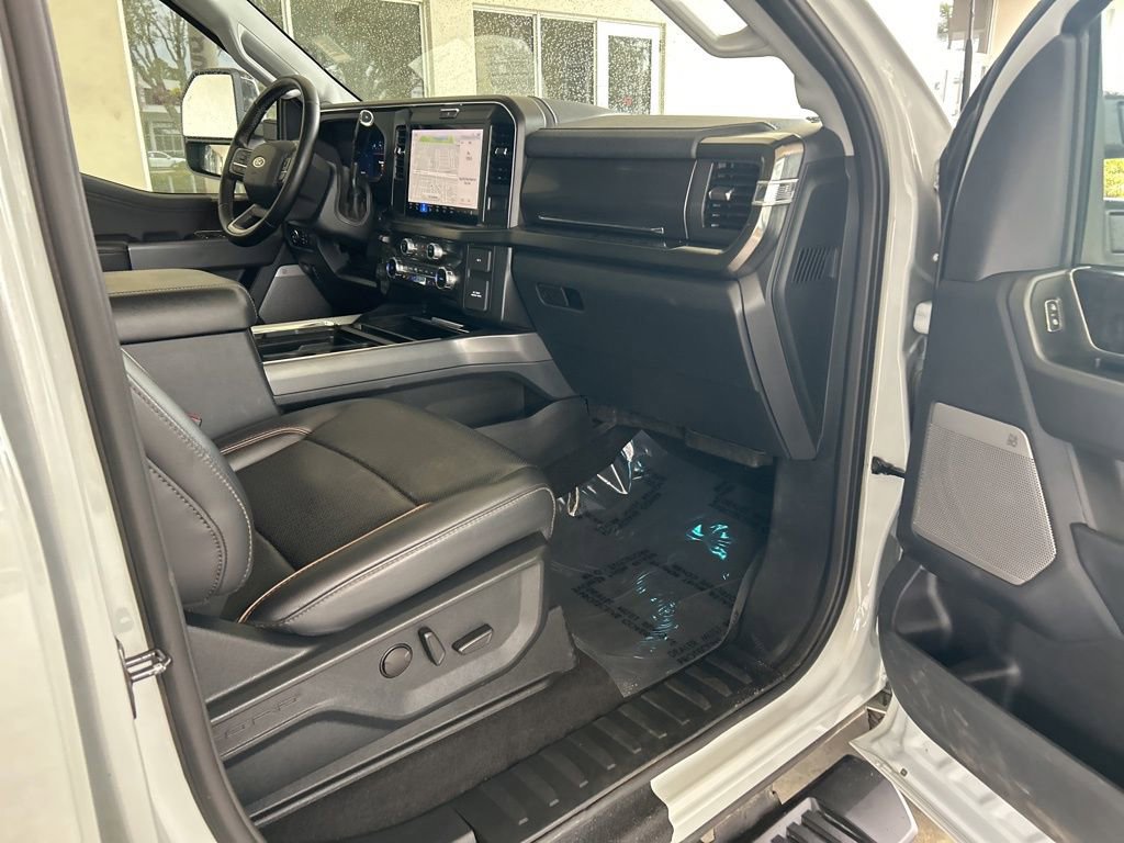Used 2025 Ford F350 Lariat image 26