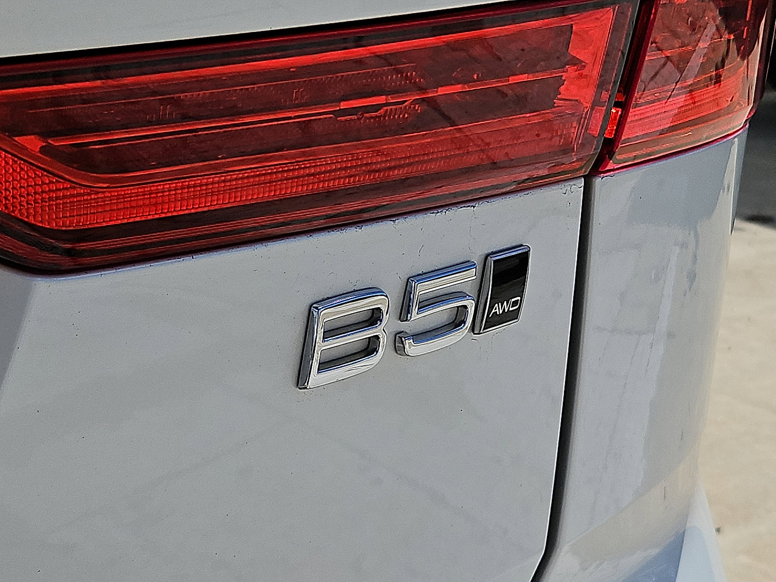 Certified 2023 Volvo XC60 B5 Plus w/ Climate Package image 30