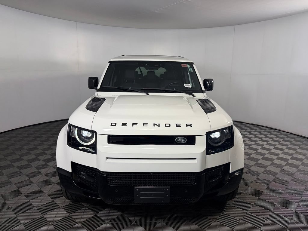 Used 2024 Land Rover Defender 130 X-Dynamic SE AWD/4WD image 10