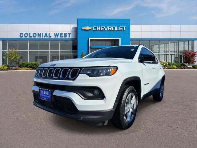 Used 2024 Jeep Compass Latitude AWD/4WD image 2