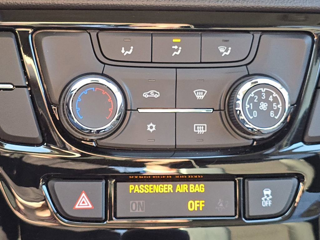 Used 2018 Buick Encore Preferred image 27