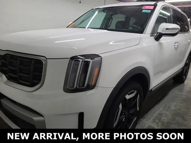 Used 2025 Kia Telluride S FWD image 1