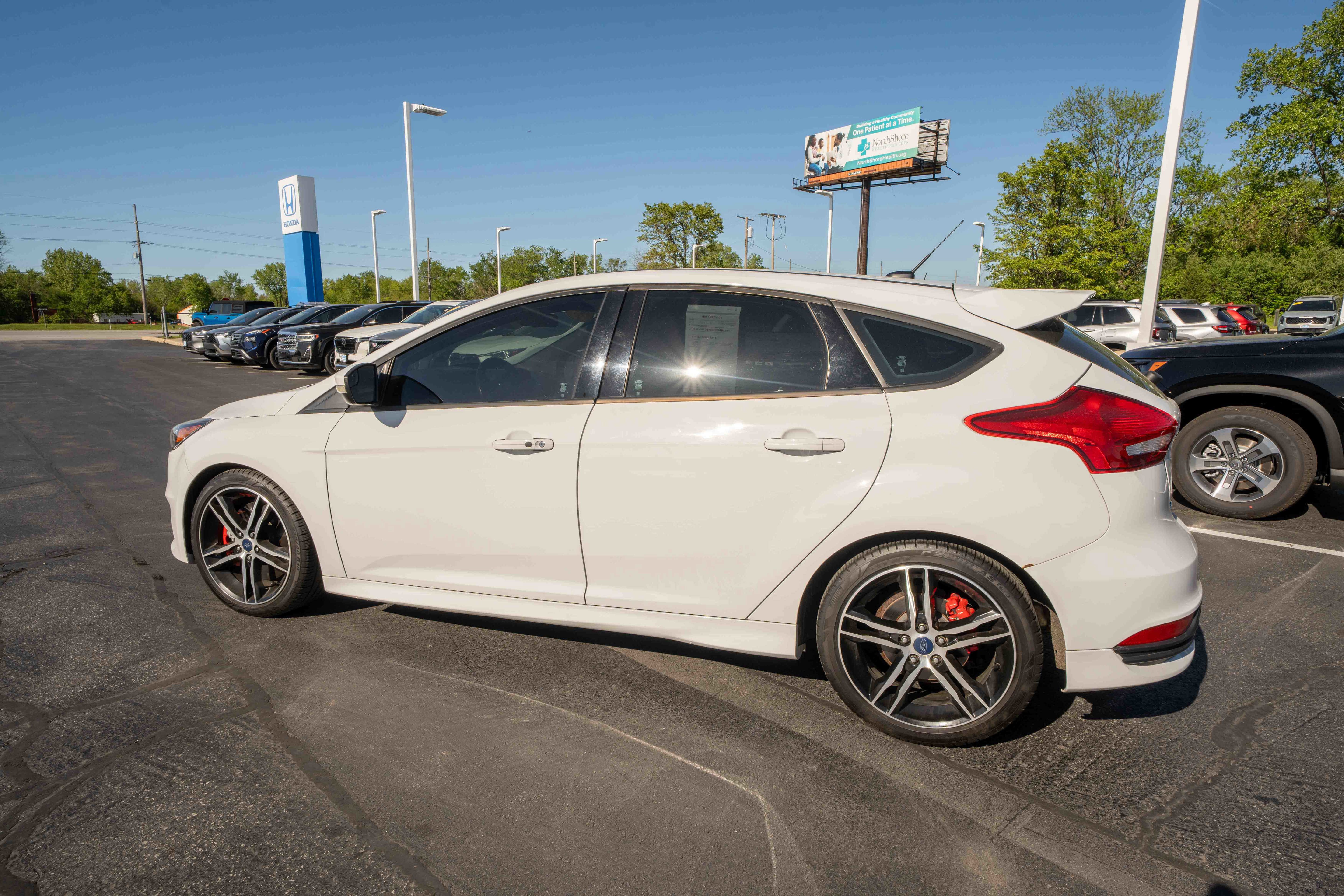 Used 2017 Ford Focus ST w/ Equipment Group 401A FWD image 4
