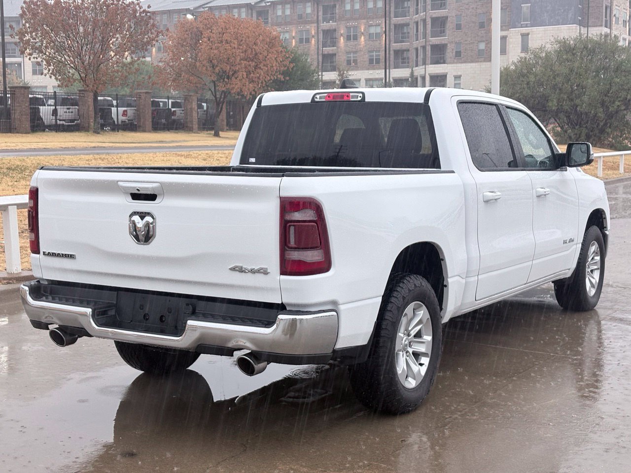 Used 2024 RAM 1500 Laramie AWD/4WD image 4