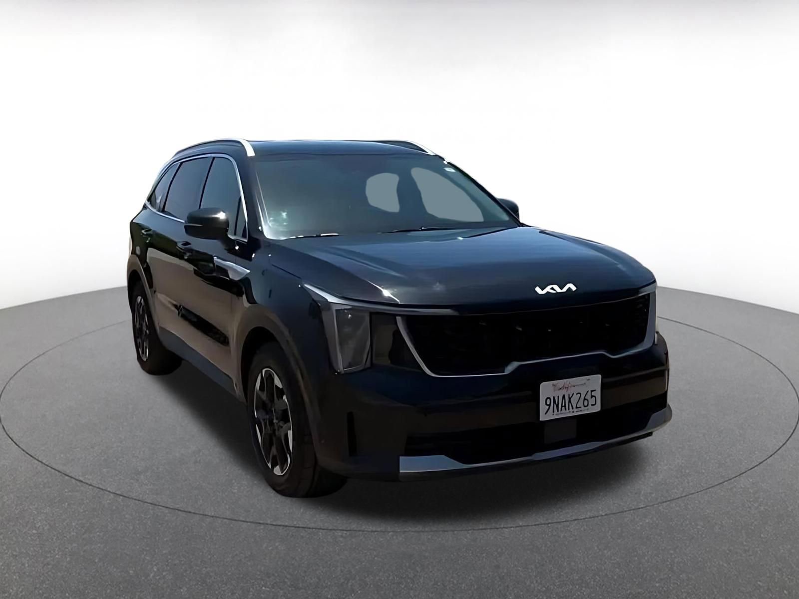 Used 2024 Kia Sorento S FWD image 3