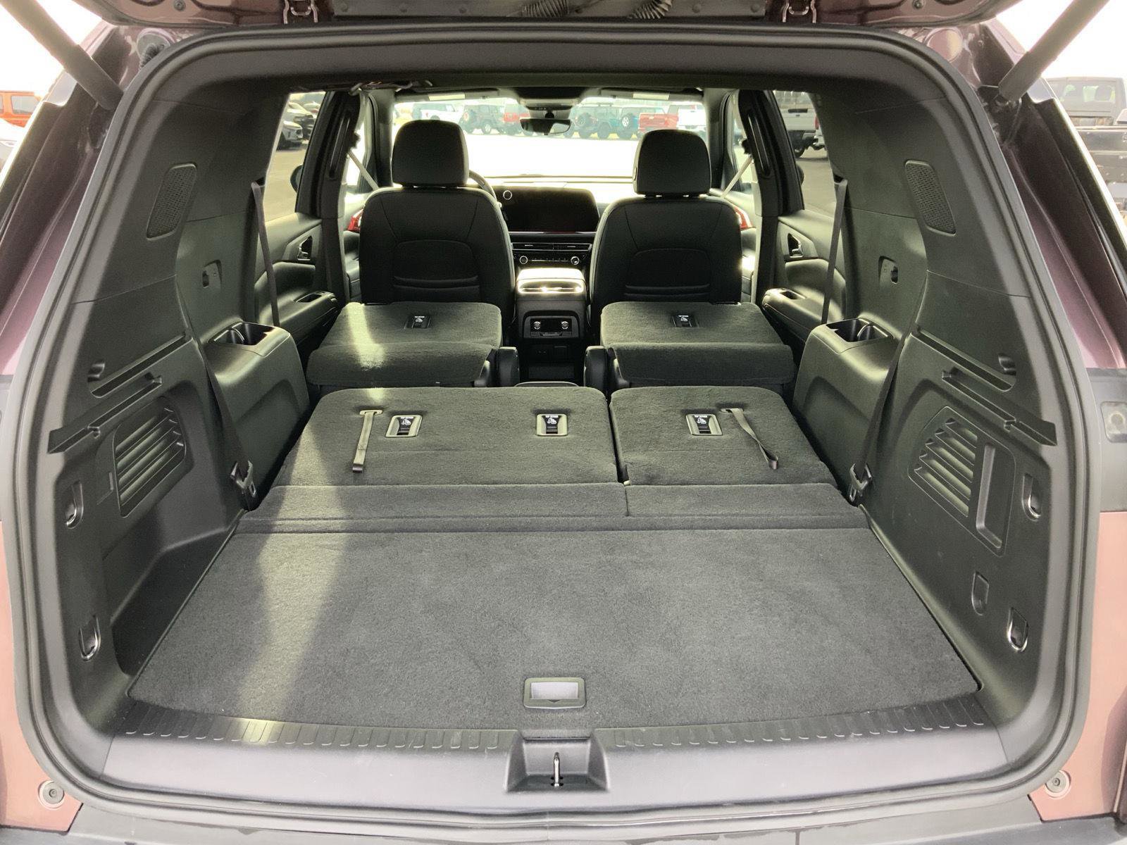 Used 2024 Chevrolet Traverse Z71 w/ Enhanced Driving Package image 13