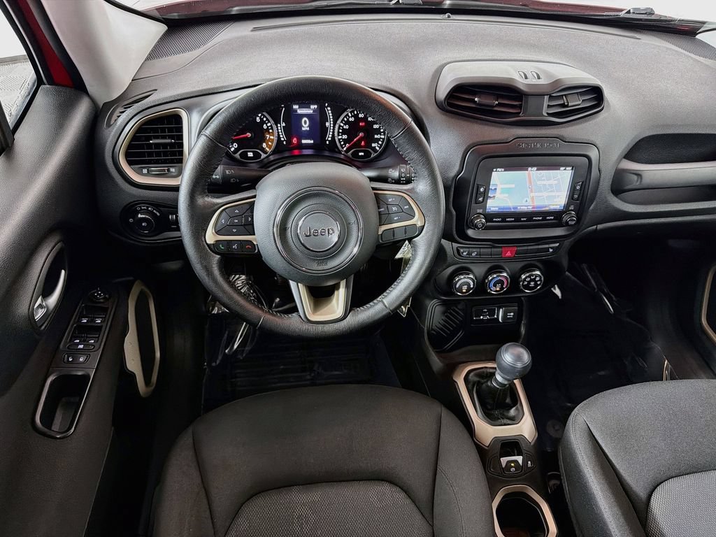 Used 2015 Jeep Renegade Latitude w/ Cold Weather Group II FWD image 20