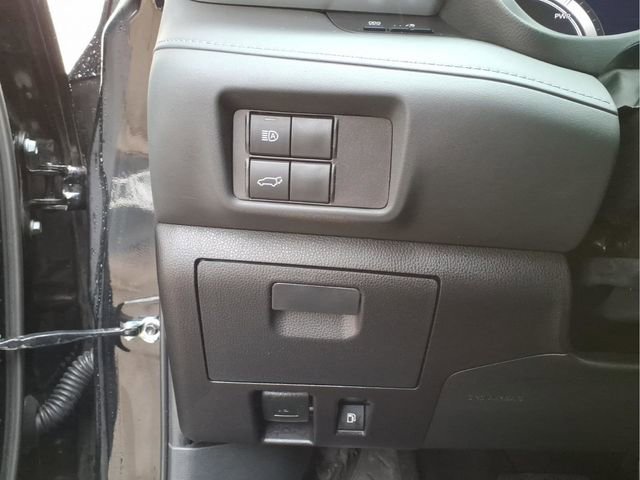 Used 2023 Toyota Highlander XLE image 14