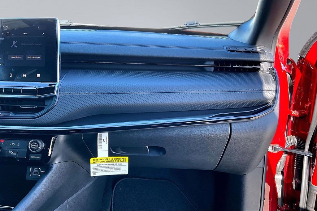 New 2026 Jeep Compass Latitude image 17