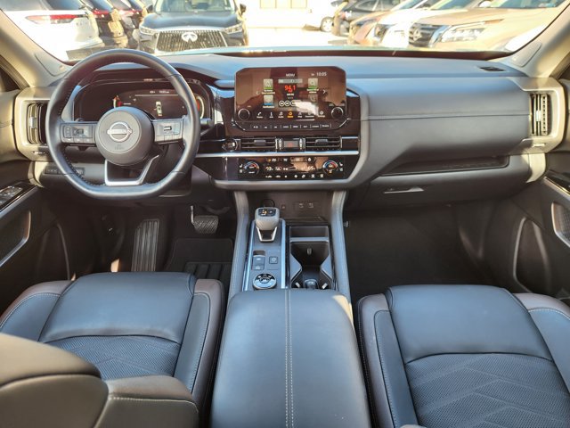 Certified 2025 Nissan Pathfinder Platinum w/ Cargo Package AWD/4WD image 8