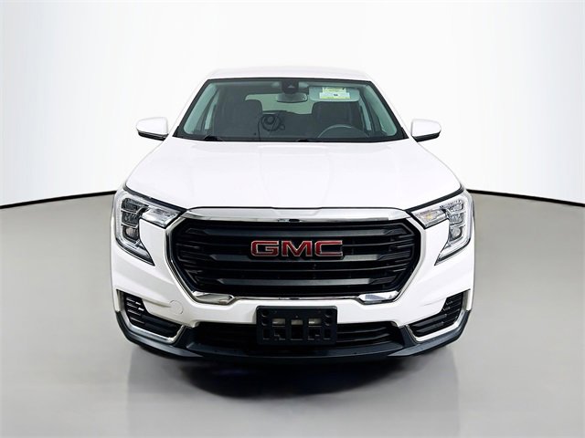 Used 2022 GMC Terrain SLE image 2